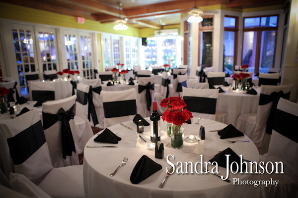 Best Courtyard Lake Lucerne wedding photographer - Sandra Johnson (SJFoto.com)